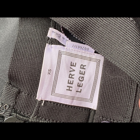 𝑯𝒆𝒓𝒗𝒆 𝑳𝒆𝒈𝒆𝒓 𝑺𝒌𝒊𝒓𝒕💜 - Picture 3 of 6